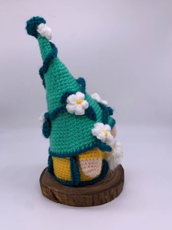 Crochet Pattern Daisy Gnome - Image 2