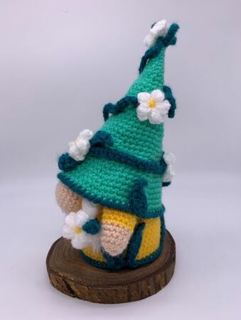 Crochet Pattern Daisy Gnome