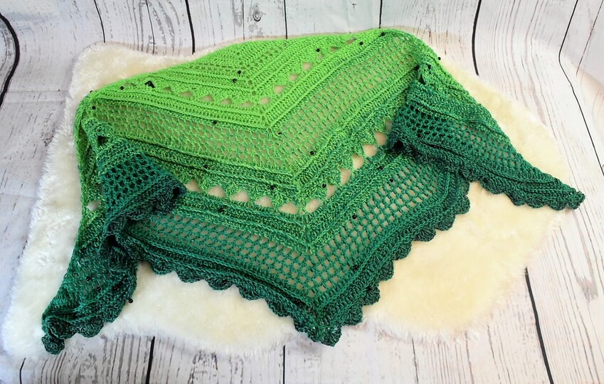 Häkelanleitung flaches Dreieckstuch Newone