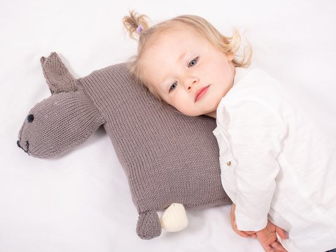 Strickanleitung Tierkissen Hase Mümmel, größe 30x30 cm, Anfängerfreundlich