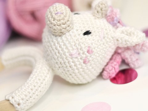 Loui das Einhorn Greifring Häkelanleitung