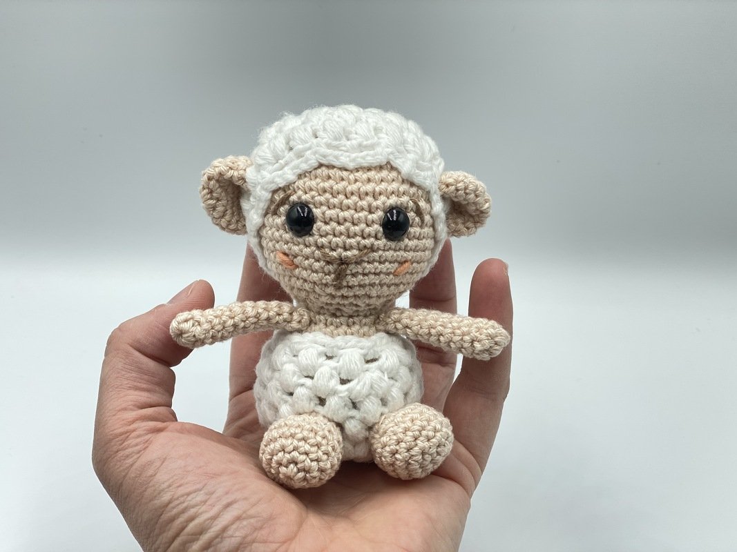 Crochet Pattern: Susi´s Mini-Friends: Sheep Bella