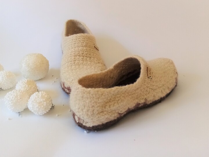 Slippers. Moccasins or Boots. Crochet pattern 36-43