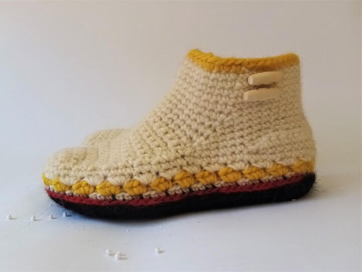 Slippers. Moccasins or Boots. Crochet pattern 36-43