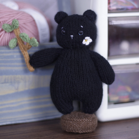 Bear knitting pattern Den