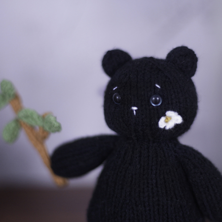 Bear knitting pattern Den