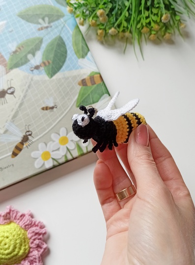 Crochet bee amigurumi pattern, Easy crochet amigurumi bee