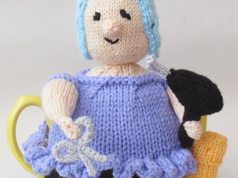 Hairdresser Tea Cosy Knitting Pattern
