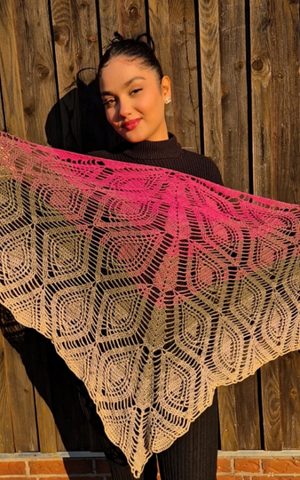 Crochet Pattern Triangle Shawl Segen der Engel – with Crochet Chart