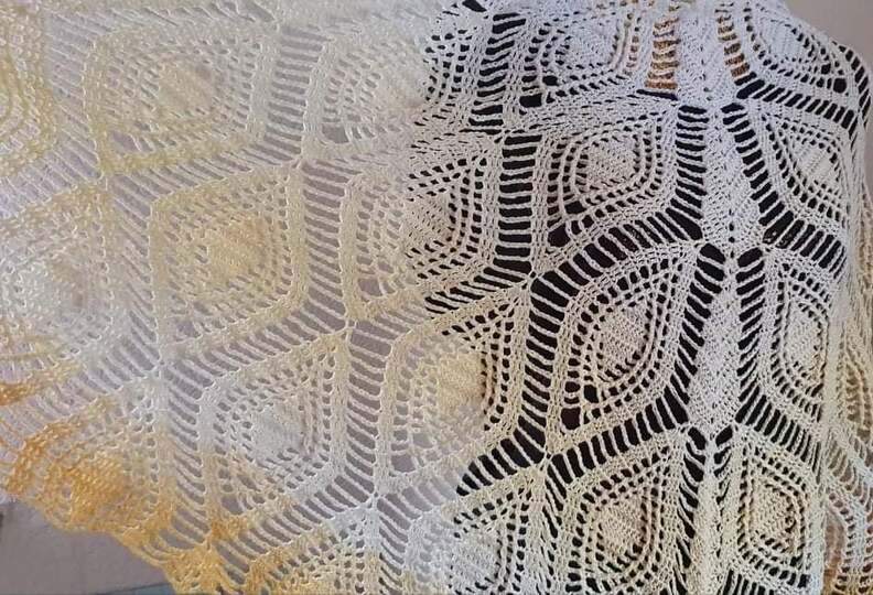 Crochet Pattern Triangle Shawl Segen der Engel – with Crochet Chart