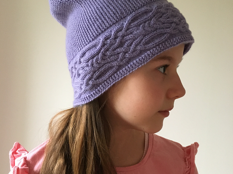 Ezekiel Mütze mit Zopfmuster für Kinder und Erwachsene Strickanleitung