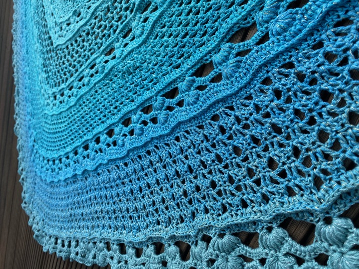 Anleitung Honua Kai - "Meereswelt", Halbmondtuch