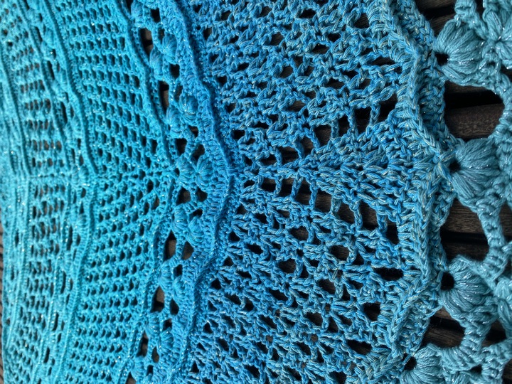 Anleitung Honua Kai - "Meereswelt", Halbmondtuch