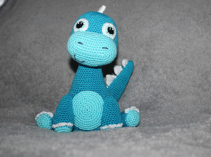 Crochet Dinosaur Pattern – Baby Dino Olaf, approx. 20 cm (EN & DE)