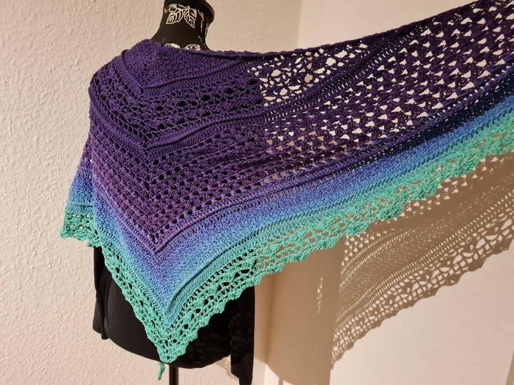 Simsalabim flaches Dreieckstuch Häkelanleitung