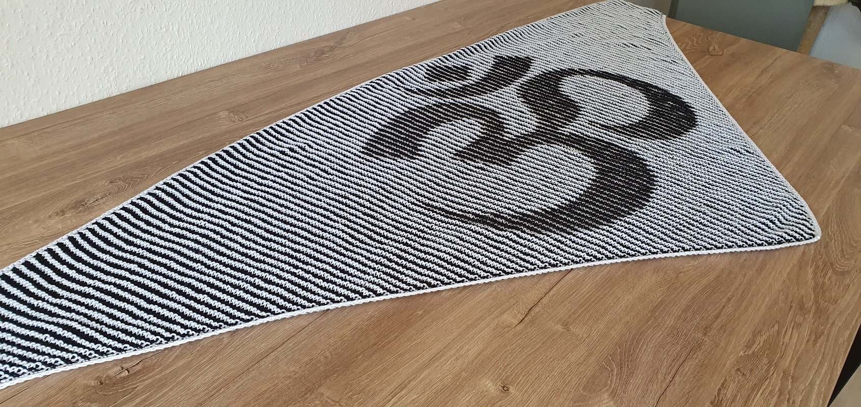 OM Symbol, Shadow Knitting, Illusion Knitting, Motiif Shawl - Image 3