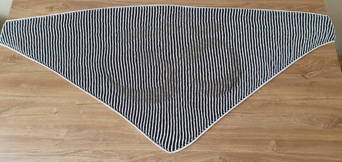 OM-Symbol, Schattenstricken, Illusionsstricken, Motivtuch