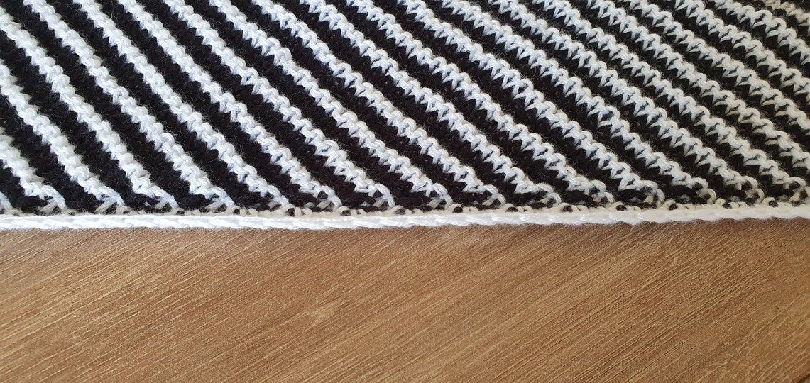 OM-Symbol, Schattenstricken, Illusionsstricken, Motivtuch