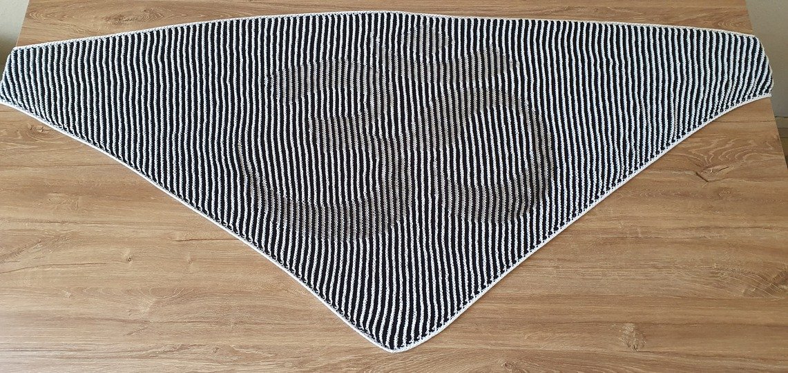 OM Symbol, Shadow Knitting, Illusion Knitting, Motiif Shawl