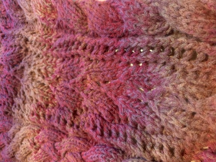 Strickanleitung für das Tuch Herbstblätter