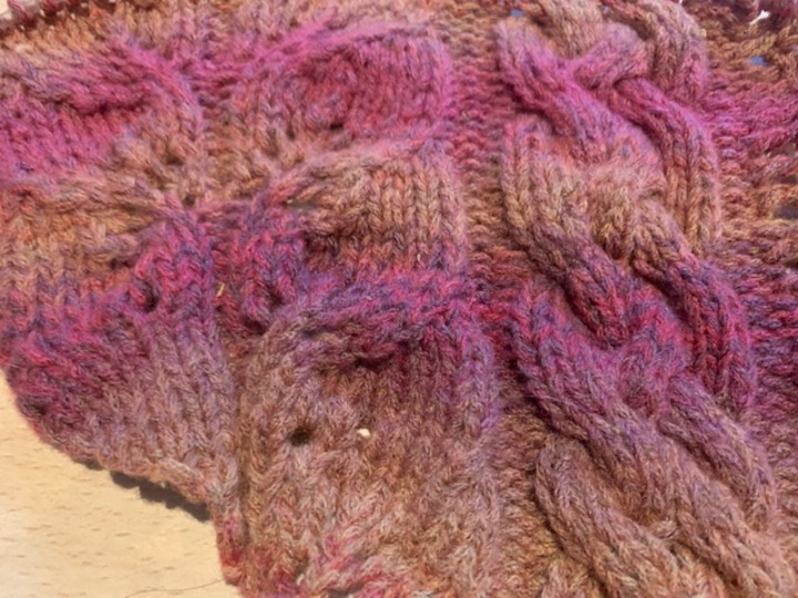 Strickanleitung für das Tuch Herbstblätter