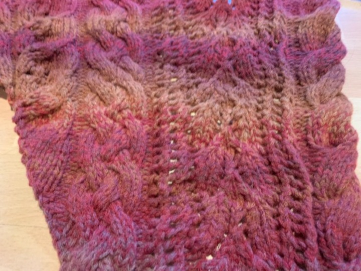 Strickanleitung für das Tuch Herbstblätter