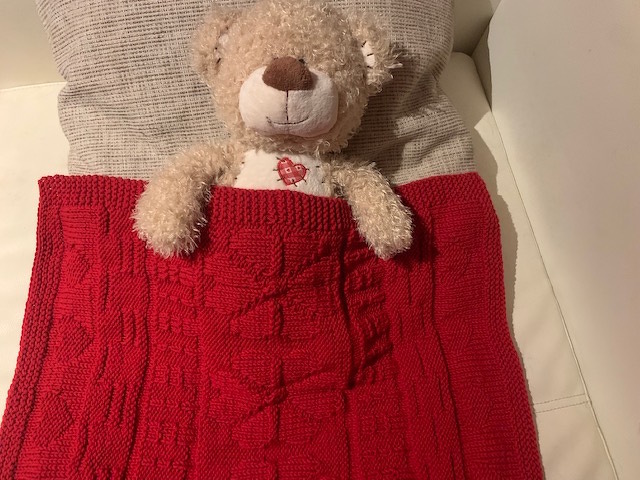 Strickanleitung für Anfänger für die Babydecke "Red Love"