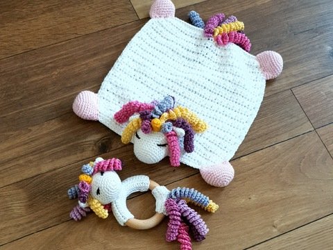 Anleitung Schnuffeltuch und Greifling "schlafendes Einhorn"