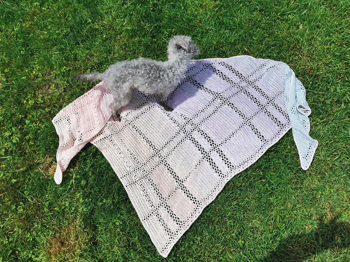 Anleitung Häkeltuch Quadrat im Dreieck