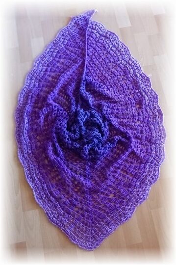 Häkelanleitung großes luftiges Dreieckstuch Rosana