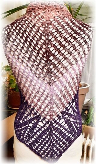 Häkelanleitung großes luftiges Dreieckstuch Rosana