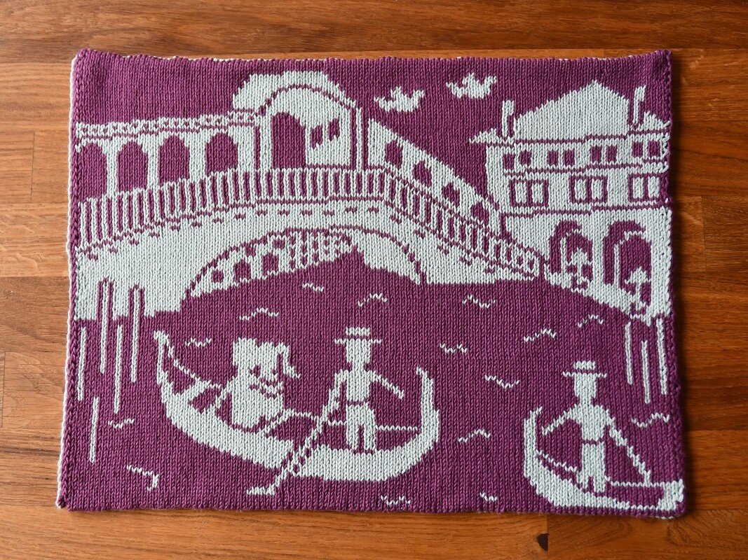 Double Knitting Pattern Placemat "Venetia" - Image 2