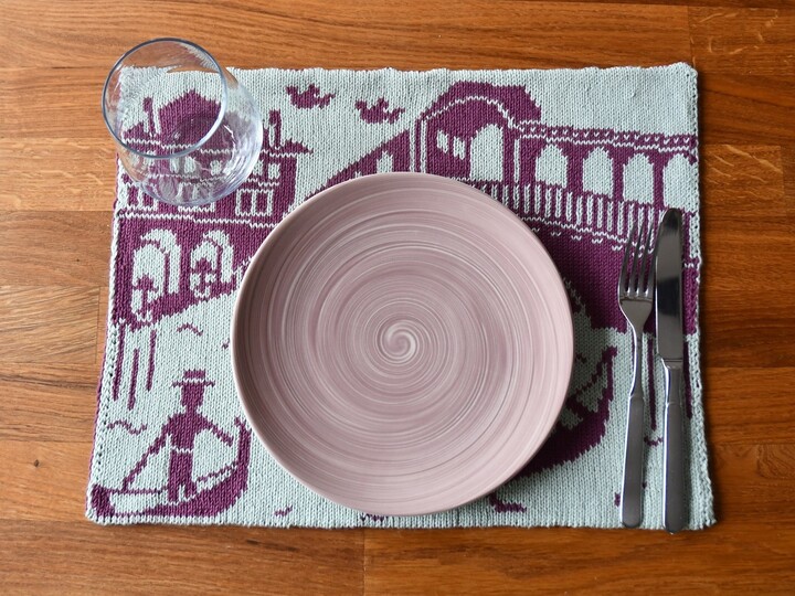 Double Knitting Pattern Placemat "Venetia"