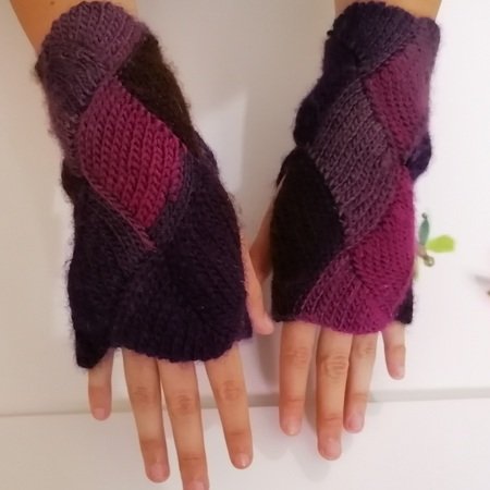 Fingerless Gloves. Crochet pattern. Rhombuses