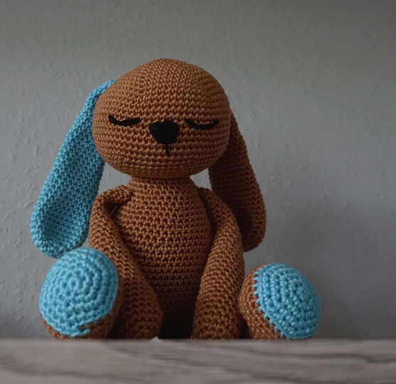 Amigurumi Häkelanleitung schlafender Hase Bella
