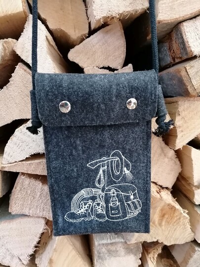 Stickdatei Rucksack Bergschuh Berge Wandern