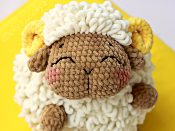 Moony the lamb Crochet Pattern Amigurumi