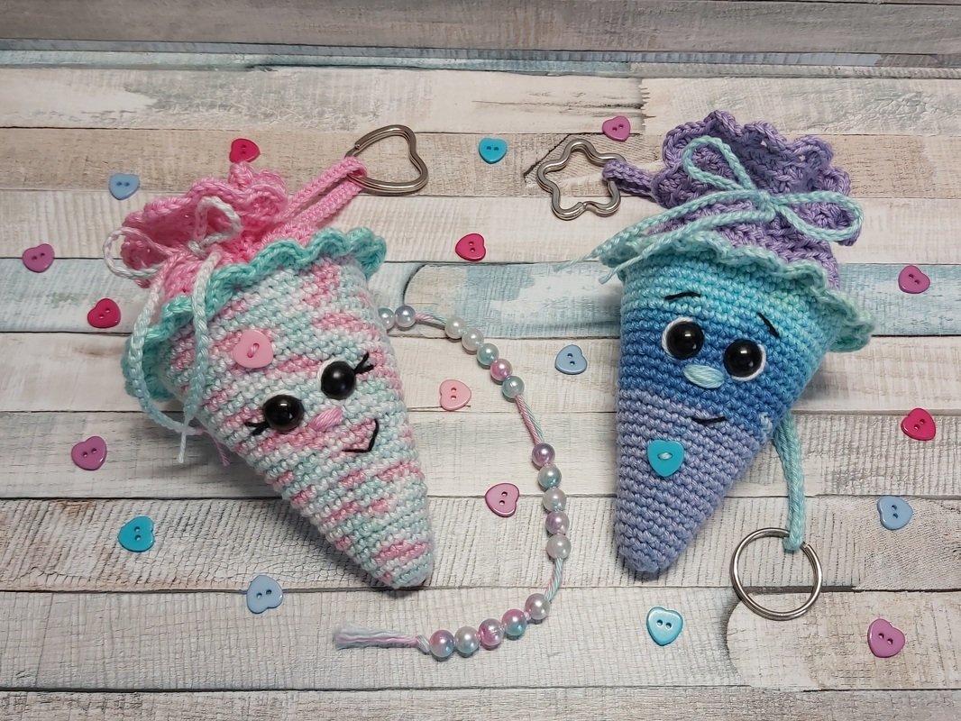 Häkelanleitung Schultütchen-mini (zum Befüllen, mit oder ohne Rechenkette)