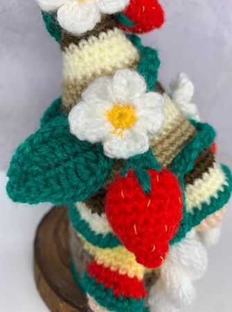 Crochet pattern strawberry gnome I