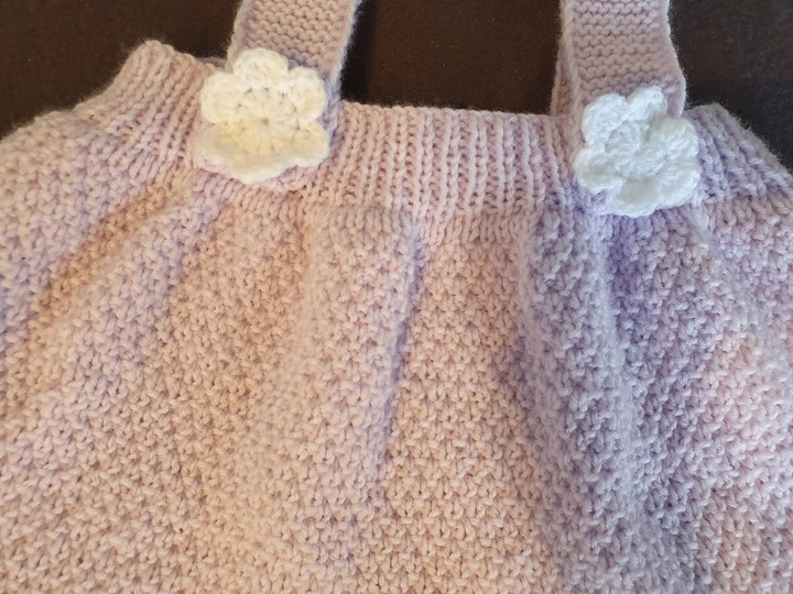 Strickanleitung Baby Röckchen mit Trägern Größe 80/86!