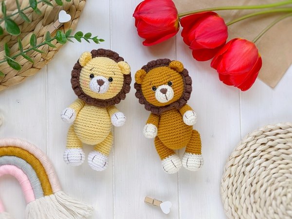 Amigurumi crochet pattern Lory the Lion (PDF)