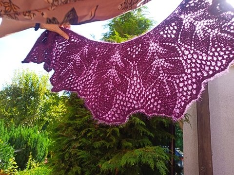 Anleitung Schulterwärmer stricken mit Blattmuster und Lochmuster