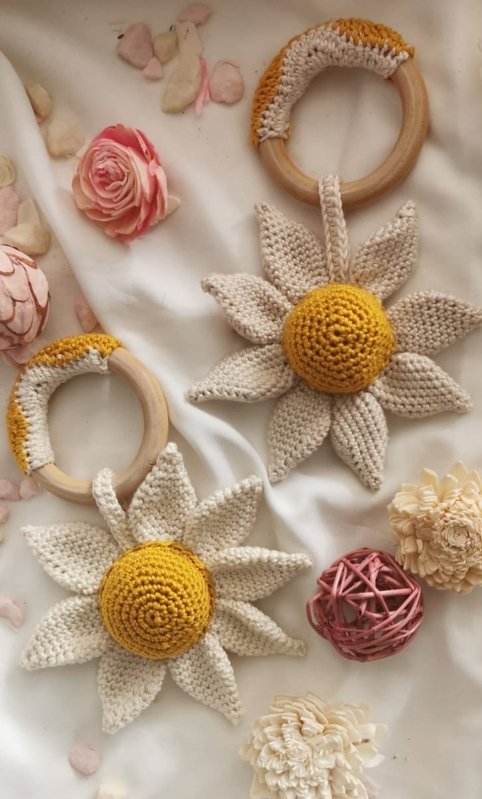 Anleitung Babyrassel Blume - Bild 3