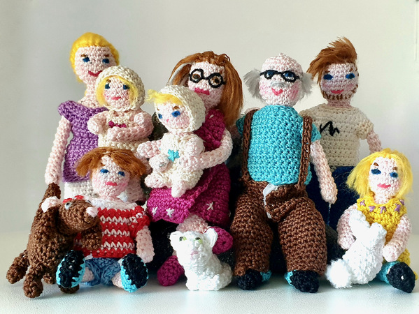 Dolls house people, little dolls, 4 inch