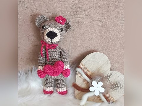 LITTLE CUTIE BÄR - Häkelanleitung Teddybär