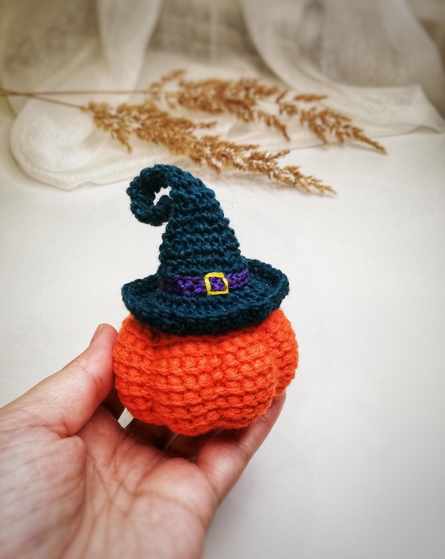 Crochet pattern pumpkin in a witch's hat - Image 8