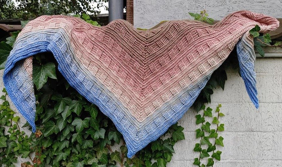 Häkelanleitung Both Sides flaches Dreieckstuch