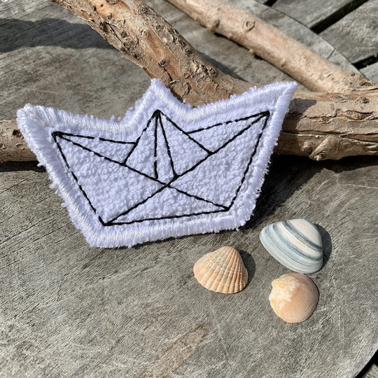 Abschminkpad Papierboot Stickdatei ITH 10x10 cm