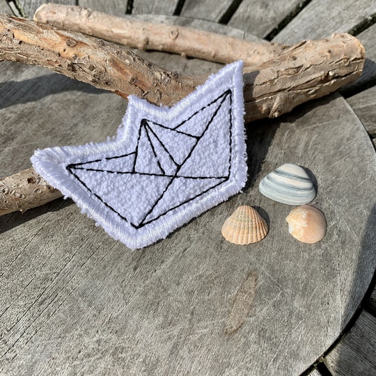 Abschminkpad Papierboot Stickdatei ITH 10x10 cm