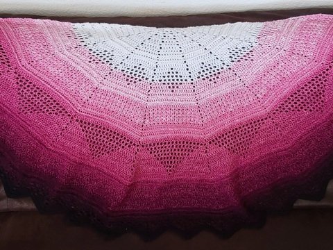 Beltane - Häkelanleitung für ein großes halbrundes Tuch